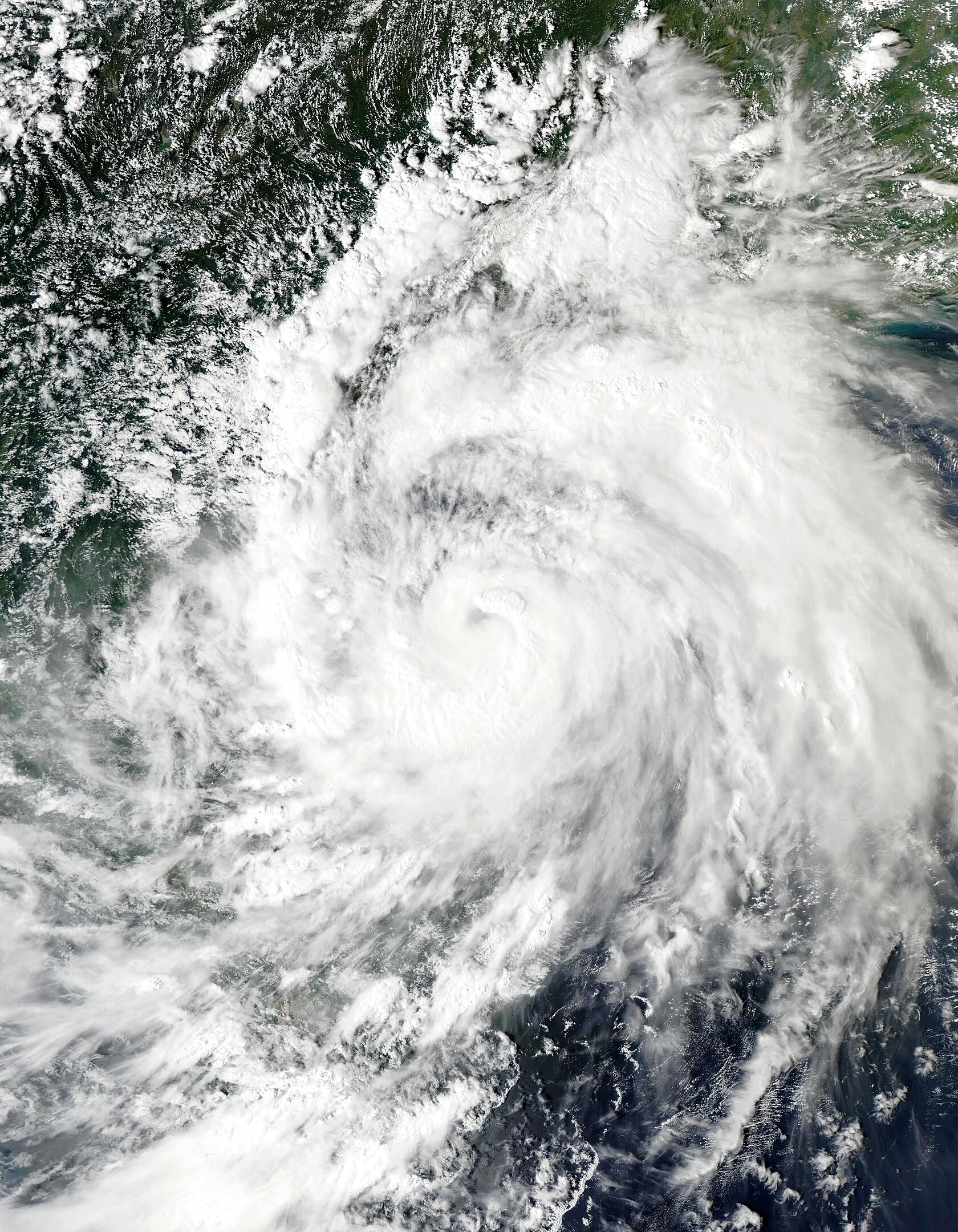 Vietnam, Typhoon Bualoi